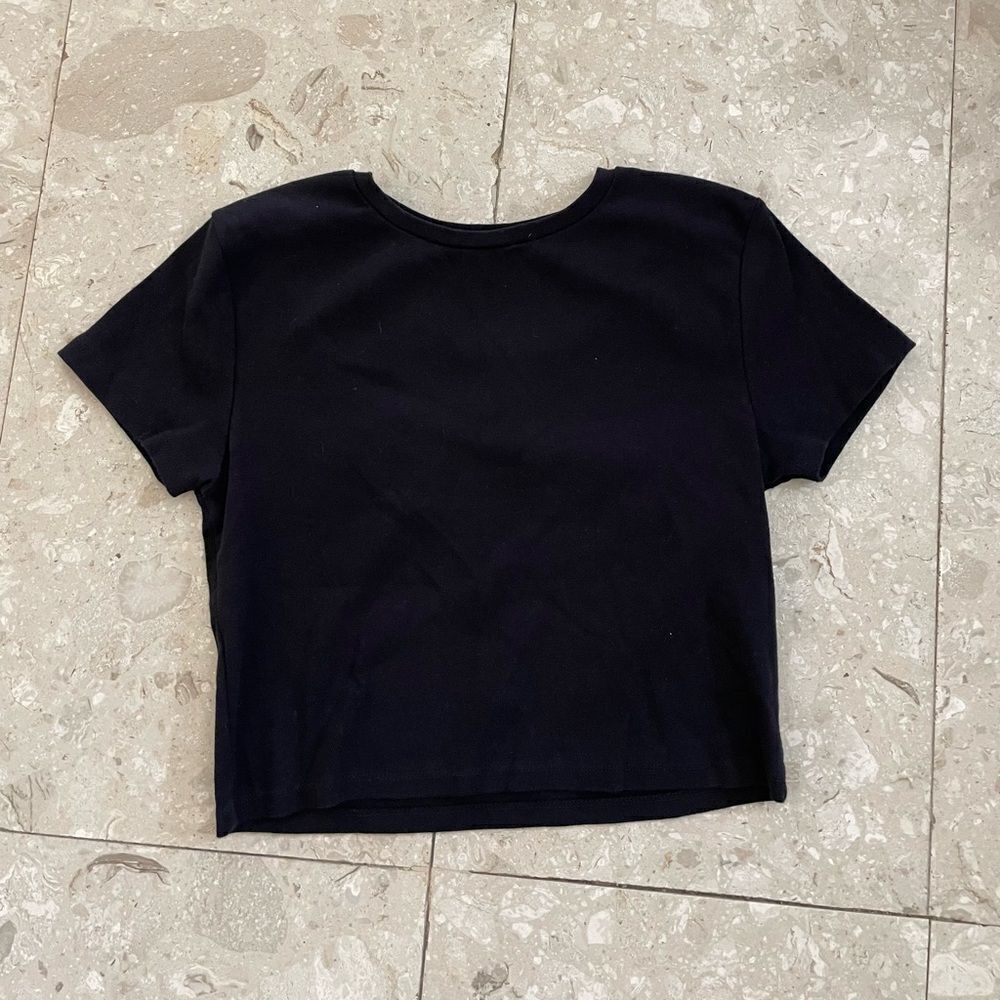 Black crop top from Stradivarius